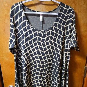 LuLaRoe perfect tee size Large gray and tan geometric pattern